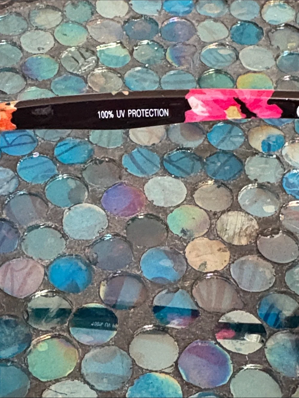 Black and Gold Cat-Eye Sunglasses - Classic UV Protection 100%